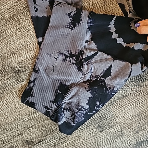 Victoria’s Secret Pink Active Seamless Ribbed Leggings Size XS - Picture 8 of 8